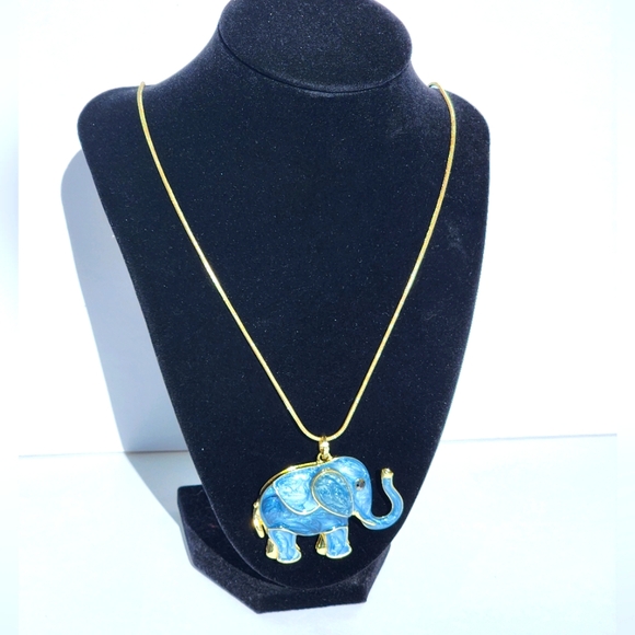 Fashion Jewelry Ladies Blue Elephant Shaped 14" Gold Tone Rope Style Necklace - Picture 2 of 5